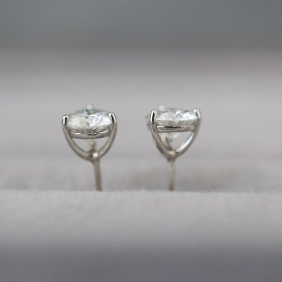 S925 2cttw Clear Moissanite Diamond 3-Prong Martini Style Earrings Studs Sterlin - Picture 5 of 5